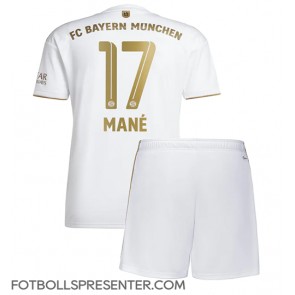 Bayern Munich Sadio Mane #17 Bortatröja Barn 2022-23 Kortärmad (+ korta byxor)